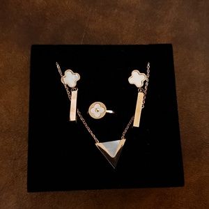 Rose Gold and White Jewelry Set Flowe Size 7